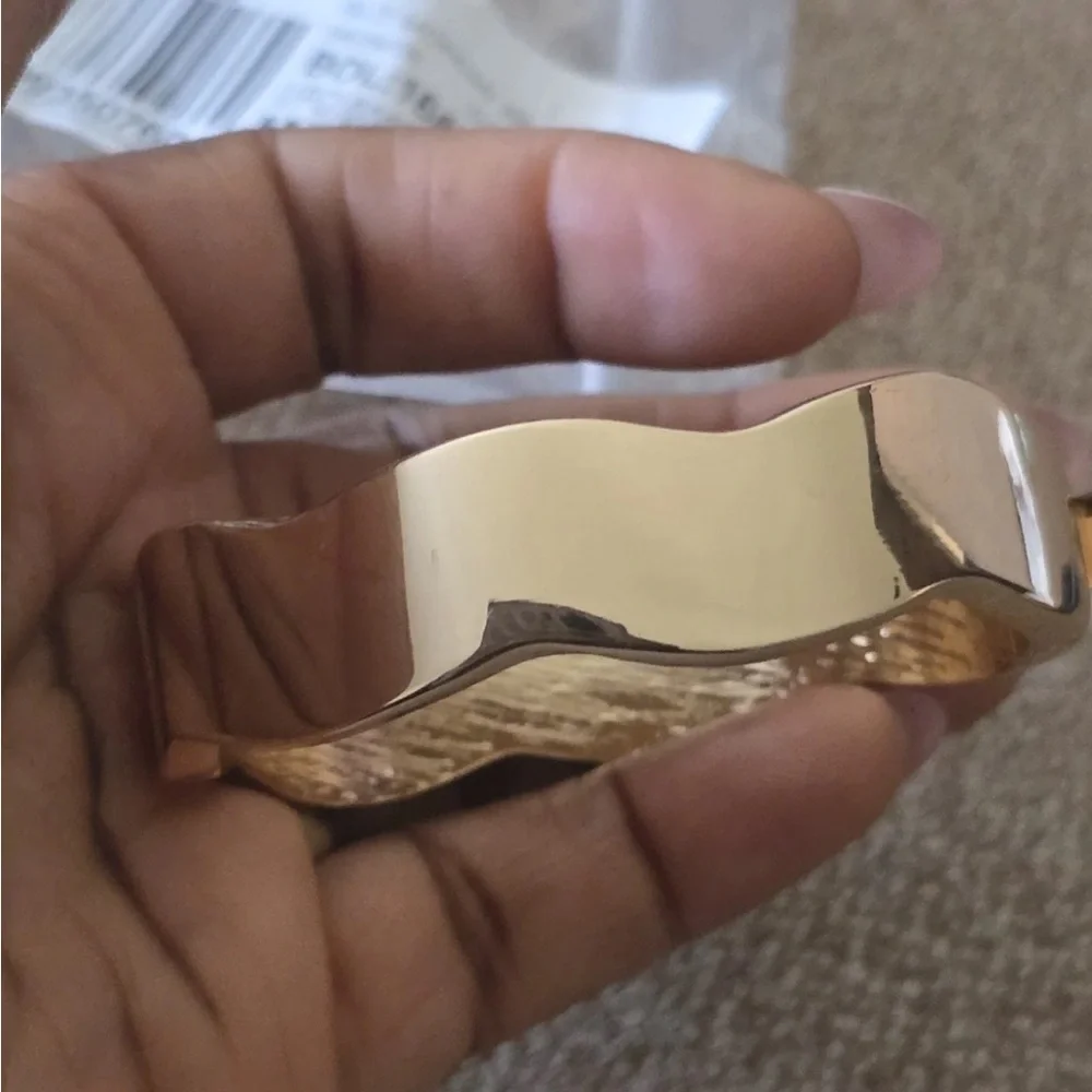 Anne Klein Beautiful 2 Tone Wavy Cuff Bracelet Gold White Women New